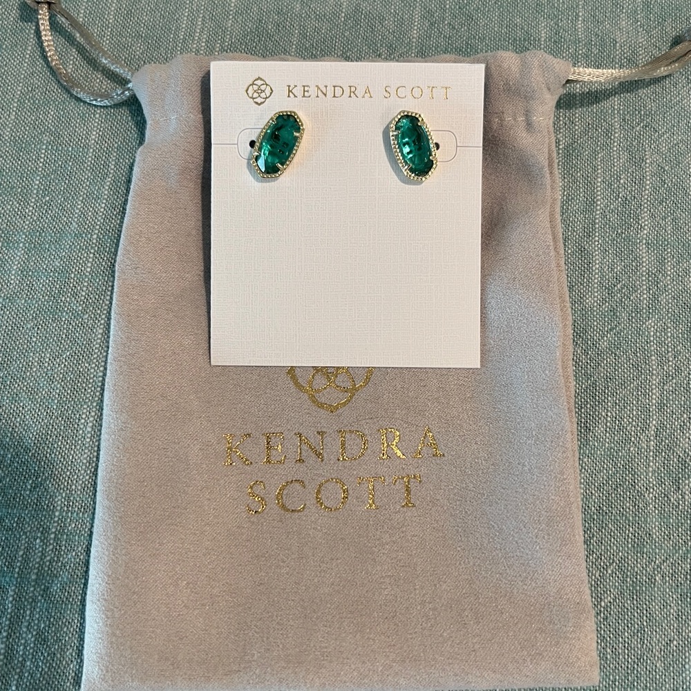 NWT-Kendra Scott Ellie stud green earrings